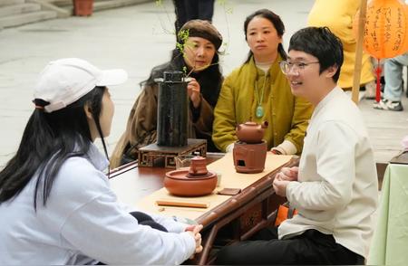 老街古镇上演的茶文化盛宴，充满仪式感！